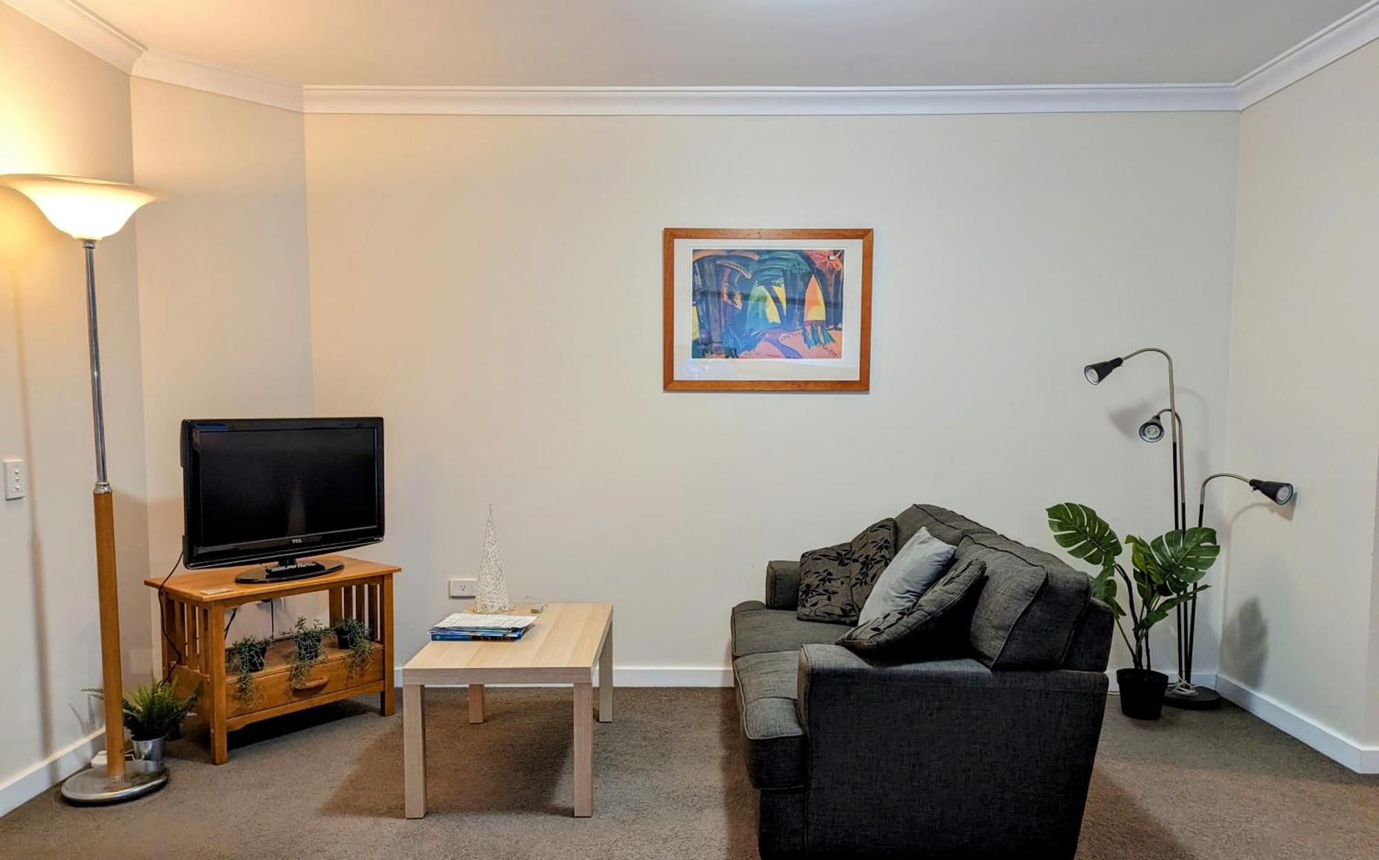 Lovely City Apartment With Private Courtyard, Pool, Free Parking, Gym Perth Eksteriør billede